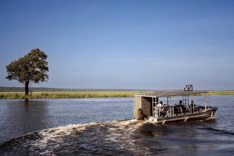 Zambezi-Queen_Boat-Safari