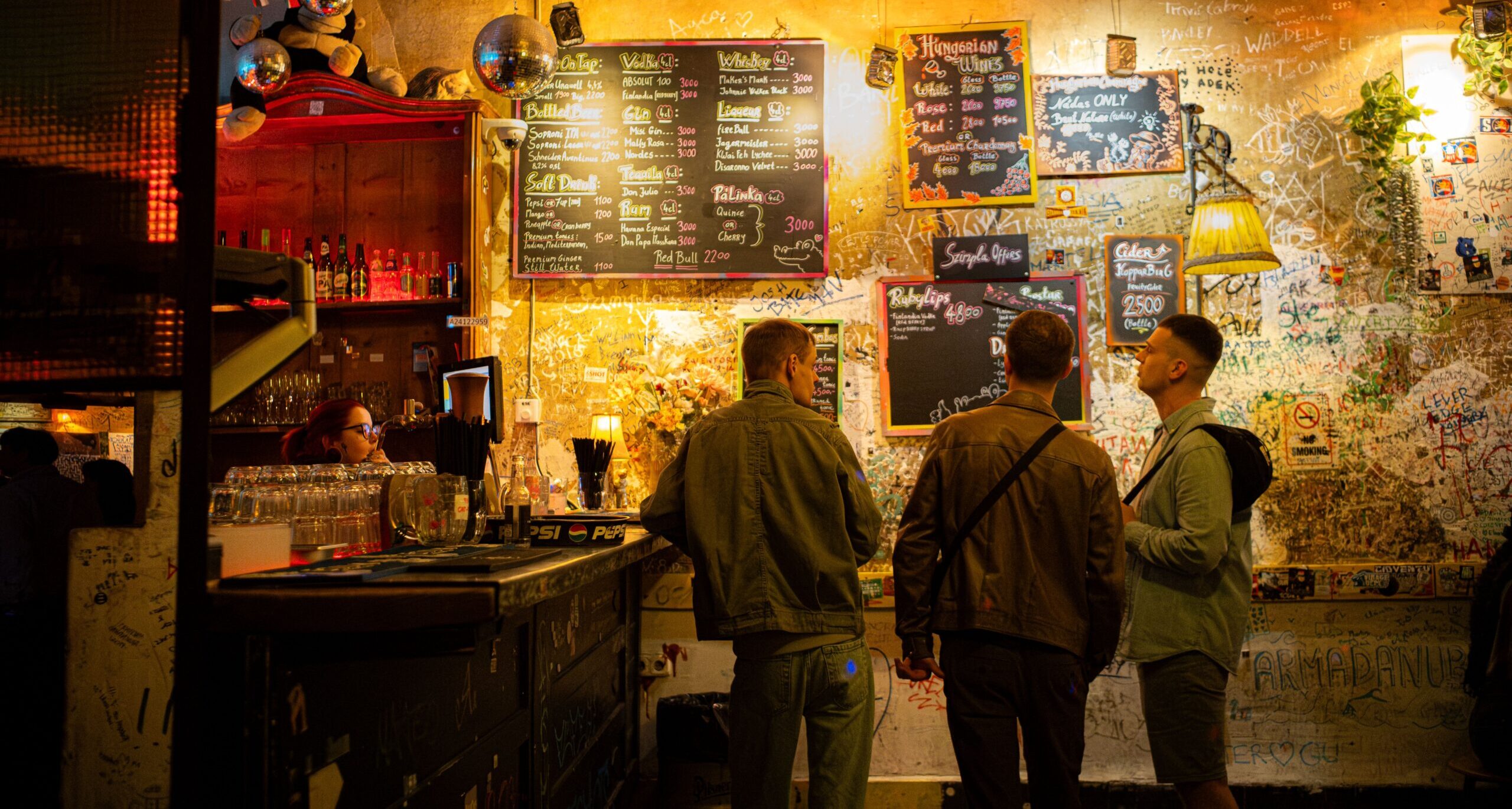 Szimpla kert ruin bar